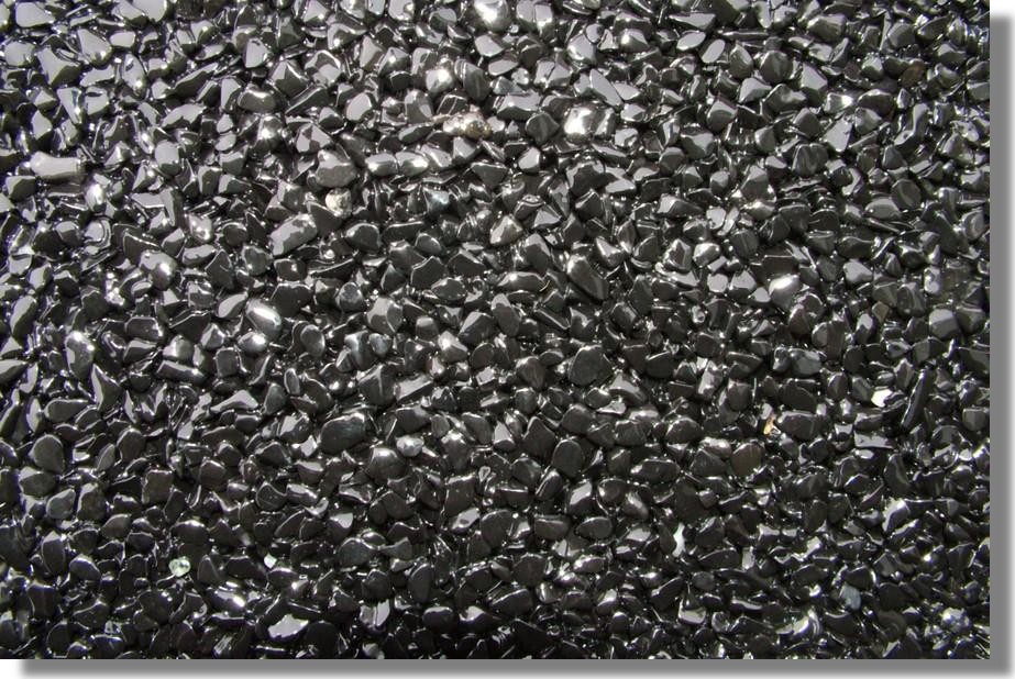 kamenný koberec čierny